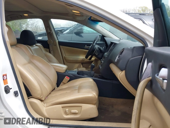 2009 Nissan Maxima SV with VIN 1N4AA51E29C820235, listed as a IAAI auction lot 41993341 with 257,741 mi miles and . Bid and sale history available at DreamBid. Image 5.