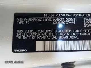 2016 Volvo S60 T5 Drive-E Premier with VIN YV126MFKXG2410966, listed as a IAAI auction lot 41308772 with 262,816 mi miles. Bid and sale history available at carsss.com. Image 9.