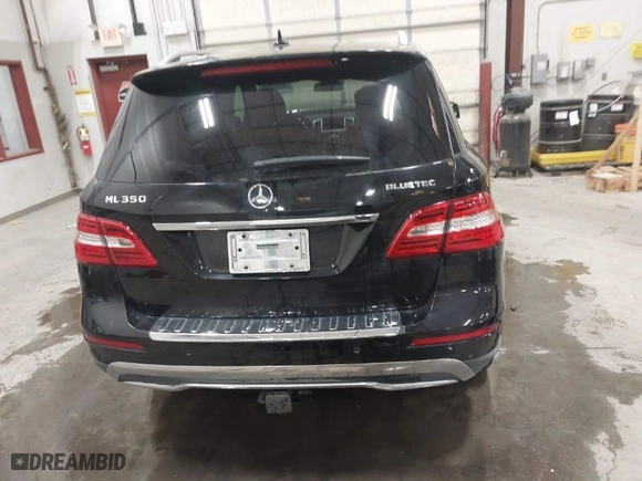 2012 Mercedes-Benz M-Class ML 350 BlueTEC with VIN 4JGDA2EBXCA075139, listed as a IAAI auction lot 41451238 with 132,653 mi miles. Bid and sale history available at carsss.com. Image 17.