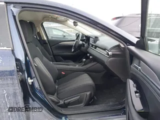 2021 Mazda 6 Sport with VIN JM1GL1UM5M1600618, listed as a IAAI auction lot 41395706 with 14,576 mi miles. Bid and sale history available at carsss.com. Image 5.