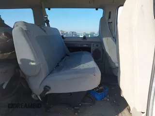 2007 Ford Econoline Passenger XL z VIN 1FBSS31L07DA47100, wystawiony jako IAAI lot #41054675 z przebiegiem 101 879 mil mil oraz . Historia ofert i sprzedaży dostępna na DreamBid. Obrazek 8.