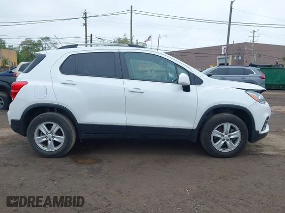 2021 Chevrolet Trax LT with VIN KL7CJPSB2MB358581, listed as a IAAI auction lot 42243675 with 32,517 mi miles and . Bid and sale history available at DreamBid. Image 13.