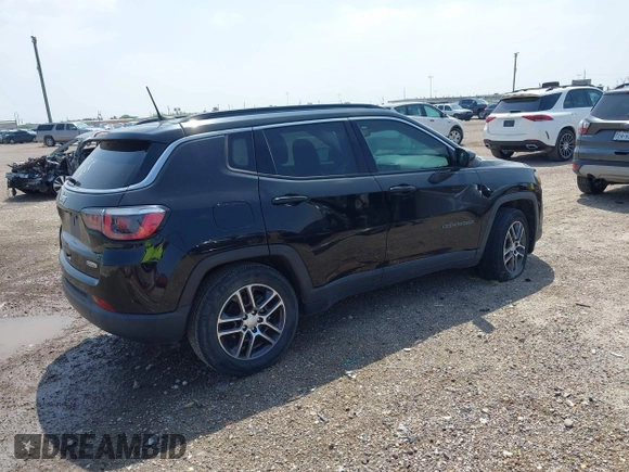 2017 Jeep Compass Latitude z VIN 3C4NJCBB5HT632963, wystawiony jako IAAI lot #41890171 z przebiegiem 120 280 mil mil oraz . Historia ofert i sprzedaży dostępna na DreamBid. Obrazek 4.