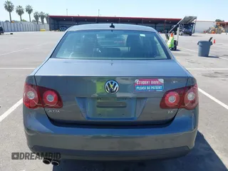 2010 Volkswagen Jetta Limited Edition with VIN 3VWRZ7AJ8AM107256, listed as a IAAI auction lot 42361571 with 110,548 mi miles and . Bid and sale history available at DreamBid. Image 17.