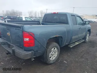 2011 Chevrolet Silverado 1500 LT with VIN 1GCRCSE0XBZ269267, listed as a IAAI auction lot 41887946 with 88,439 mi miles. Bid and sale history available at carsss.com. Image 4.