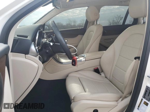 2022 Mercedes-Benz GLC 300 with VIN W1N0G8EBXNV368175, listed as a Copart auction lot 50735455 with 27,699 mi miles and Salvage Title. Bid and sale history available at DreamBid. Image 7.