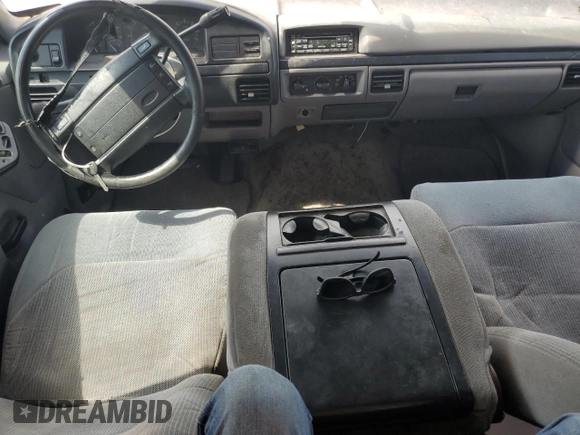 1996 Ford F-150 z VIN 1FTEX14H3TKA50259, wystawiony jako Copart lot #61027725 z przebiegiem Nie podano mil oraz Czysty tytuł • Clean title. Historia ofert i sprzedaży dostępna na DreamBid. Obrazek 8.