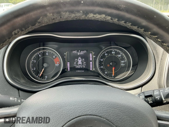 2020 Jeep Cherokee Latitude z VIN 1C4PJLCB4LD628070, wystawiony jako IAAI lot #42859811 z przebiegiem 119 307 mil mil oraz . Historia ofert i sprzedaży dostępna na DreamBid. Obrazek 18.
