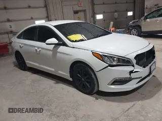 2015 Hyundai Sonata SE z VIN 5NPE24AF0FH063394, wystawiony jako IAAI lot #41924990 z przebiegiem 117 888 mil mil oraz . Historia ofert i sprzedaży dostępna na DreamBid. Obrazek 1.