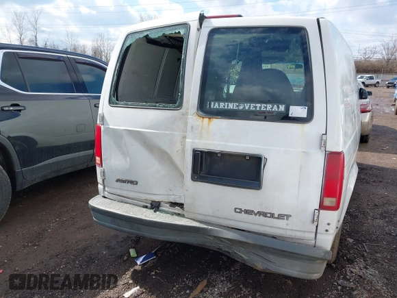 1998 Chevrolet Astro Cargo z VIN 1GCDM19WXWB139102, wystawiony jako IAAI lot #41540799 z przebiegiem 226 511 mil mil oraz . Historia ofert i sprzedaży dostępna na DreamBid. Obrazek 14.