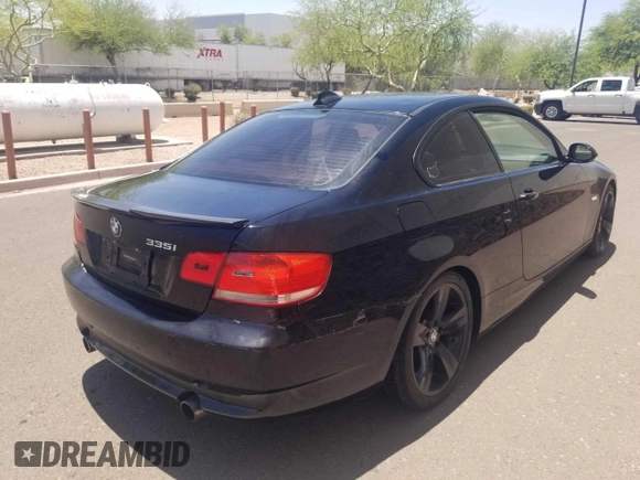 2009 BMW 3 Series 335i z VIN WBAWB73589P047394, wystawiony jako Copart lot #61096405 z przebiegiem 173 236 mil mil oraz Czysty tytuł • Clean title. Historia ofert i sprzedaży dostępna na DreamBid. Obrazek 4.
