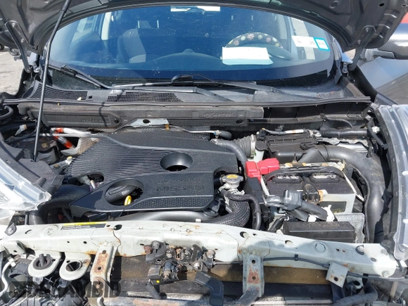2015 Nissan Juke SV with VIN JN8AF5MVXFT553675, listed as a IAAI auction lot 41815944 with 100,000 mi miles and . Bid and sale history available at DreamBid. Image 10.