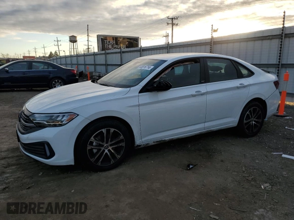 2024 Volkswagen Jetta Sport z VIN 3VWBM7BU8RM047886, wystawiony jako Copart lot #83816714 z przebiegiem 3 587 mil mil oraz Szkoda całkowita • Salvage title. Historia ofert i sprzedaży dostępna na DreamBid. Obrazek 1.