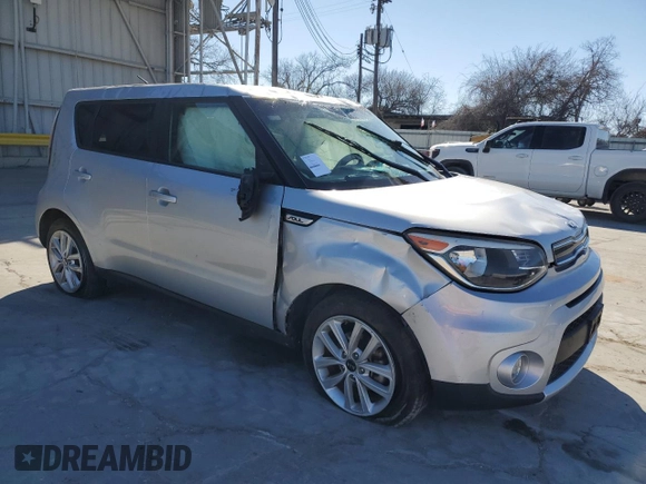 2018 Kia Soul + with VIN KNDJP3A50J7569533, listed as a Copart auction lot 46692825 with 93,506 mi miles and Salvage Title. Bid and sale history available at carsss.com. Image 4.