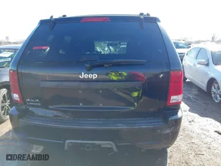 2008 Jeep Grand Cherokee Laredo with VIN 1J8GR48K98C193110, listed as a IAAI auction lot 41833331 with 174,518 mi miles. Bid and sale history available at carsss.com. Image 17.