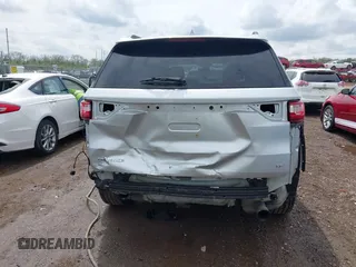 2019 Chevrolet Traverse LT Cloth with VIN 1GNERGKW6KJ114174, listed as a IAAI auction lot 42104133 with 135,410 mi miles. Bid and sale history available at carsss.com. Image 17.