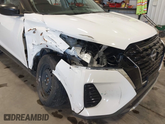2024 Nissan Kicks S with VIN 3N1CP5BV0RL542538, listed as a IAAI auction lot 41929561 with 10,632 mi miles and . Bid and sale history available at DreamBid. Image 6.