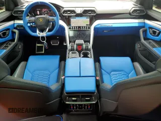2022 Lamborghini Urus z VIN ZPBUA1ZL0NLA21835, wystawiony jako Copart lot #62020714 z przebiegiem 8344 mil mil oraz Tytuł czysty. Historia ofert i sprzedaży dostępna na DreamBid. Obrazek 8.