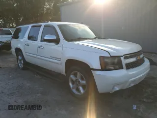 2008 Chevrolet Suburban LTZ z VIN 1GNFC16048R228113, wystawiony jako Copart lot #44743795 z przebiegiem 252 236 mil mil oraz Szkoda całkowita • Salvage title. Historia ofert i sprzedaży dostępna na DreamBid. Obrazek 4.