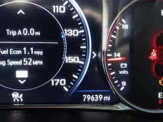 2022 Chevrolet Blazer Premier z VIN 3GNKBFRS4NS128999, wystawiony jako IAAI lot #42157919 z przebiegiem 79 639 mil mil oraz . Historia ofert i sprzedaży dostępna na DreamBid. Obrazek 15.