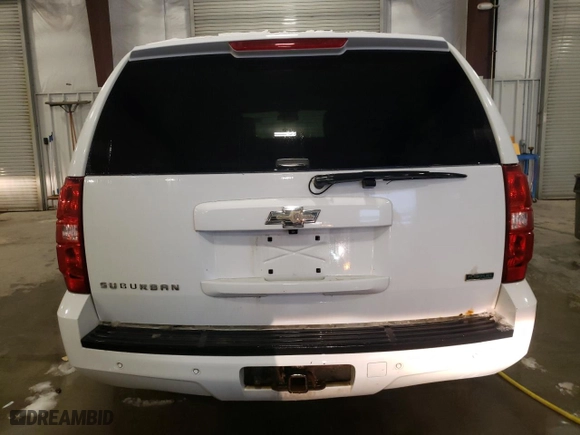 2011 Chevrolet Suburban LT with VIN 1GNSKJE38BR213859, listed as a Copart auction lot 51490155 with 204,814 mi miles and Salvage Title. Bid and sale history available at carsss.com. Image 6.