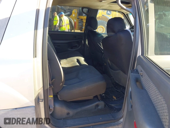 2004 Chevrolet Avalanche Z66 with VIN 3GNEC12T04G137281, listed as a IAAI auction lot 41813541 with 221,555 mi miles and . Bid and sale history available at DreamBid. Image 8.