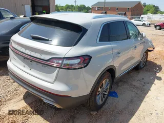 2020 Lincoln Nautilus Standard z VIN 2LMPJ8J99LBL00372, wystawiony jako IAAI lot #42071449 z przebiegiem Nie podano mil oraz . Historia ofert i sprzedaży dostępna na DreamBid. Obrazek 4.