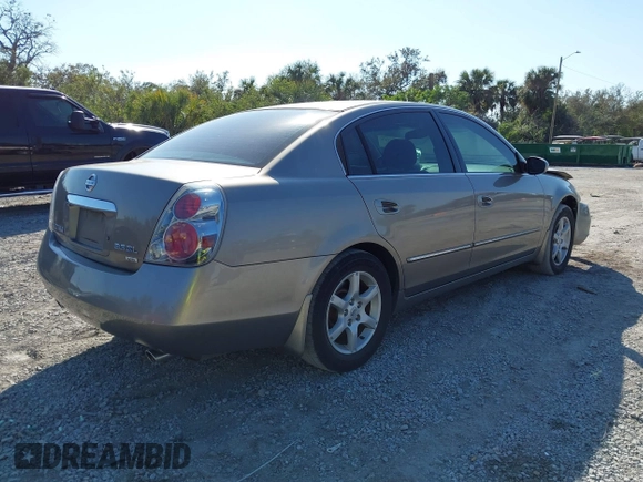 2005 Nissan Altima SE with VIN 1N4BL11E75C117733, listed as a IAAI auction lot 41516717 with 167,370 mi miles. Bid and sale history available at carsss.com. Image 4.