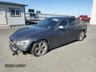 2017 BMW 3 Series 330i xDrive z VIN WBA8D9C57HK678308, wystawiony jako Copart lot #54621445 z przebiegiem 92 654 mil mil oraz Szkoda całkowita • Salvage title. Historia ofert i sprzedaży dostępna na DreamBid. Obrazek 1.