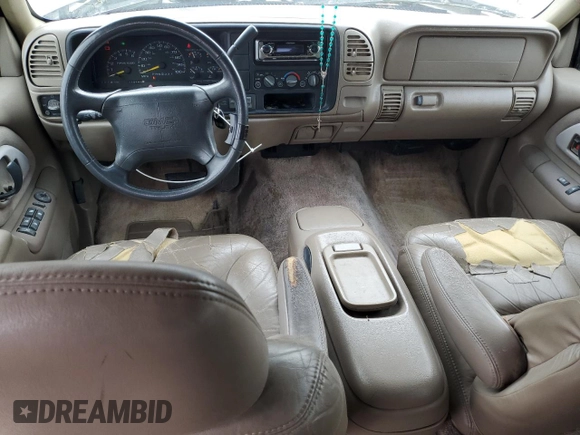 1997 GMC Suburban z VIN 3GKGK26J0VG513194, wystawiony jako Copart lot #45054235 z przebiegiem 228 363 mil mil oraz Szkody całkowita. Historia ofert i sprzedaży dostępna na DreamBid. Obrazek 8.
