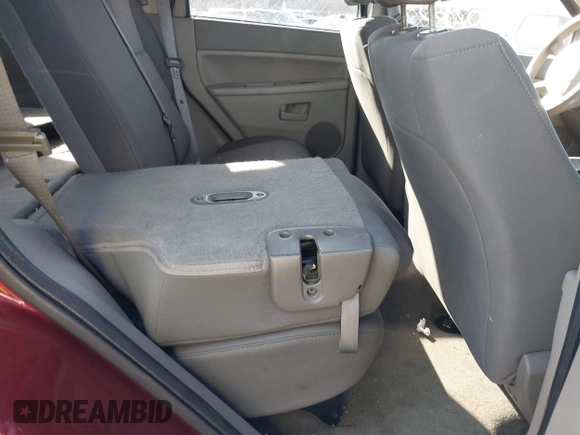 2008 Jeep Grand Cherokee Laredo with VIN 1J8GR48K28C164998, listed as a IAAI auction lot 41844702 with 999,999 mi miles. Bid and sale history available at carsss.com. Image 8.