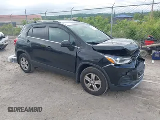2017 Chevrolet Trax LT z VIN 3GNCJPSB4HL225996, wystawiony jako IAAI lot #42274823 z przebiegiem 68 378 mil mil oraz . Historia ofert i sprzedaży dostępna na DreamBid. Obrazek 1.