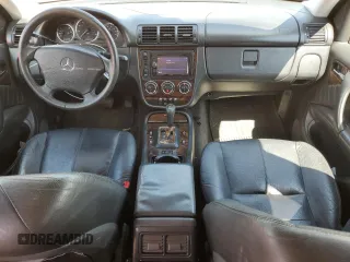 2005 Mercedes-Benz M 350 z VIN 4JGAB57E65A561071, wystawiony jako Copart lot #58120345 z przebiegiem 170 427 mil mil oraz Szkoda całkowita • Salvage title. Historia ofert i sprzedaży dostępna na DreamBid. Obrazek 8.