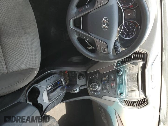 2018 Hyundai Santa Fe 2.4L z VIN 5XYZTDLB5JG551524, wystawiony jako Copart lot #57170985 z przebiegiem 139 248 mil mil oraz Szkoda całkowita • Salvage title. Historia ofert i sprzedaży dostępna na DreamBid. Obrazek 8.