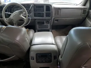 2003 GMC Yukon Denali with VIN 1GKEK63UX3J336663, listed as a Copart auction lot 68936304 with 203,294 mi miles and Clean Title. Bid and sale history available at carsss.com. Image 8.