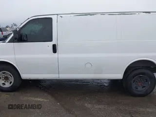 2007 Chevrolet Express Cargo Van with VIN 1GCGG25V271204099, listed as a IAAI auction lot 41786959 with 195,383 mi miles. Bid and sale history available at carsss.com. Image 14.
