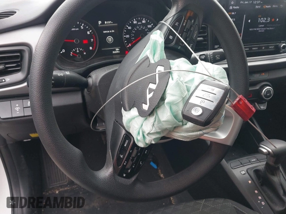 2023 Kia Rio S z VIN 3KPA24AD3PE542301, wystawiony jako IAAI lot #41364553 z przebiegiem 35 204 mil mil oraz . Historia ofert i sprzedaży dostępna na DreamBid. Obrazek 11.