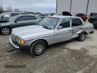 1983 Mercedes-Benz 300 with VIN WDBAB33A6DB021786, listed as a Copart auction lot 48110185 with 152,934 mi miles and Non Repairable. Bid and sale history available at carsss.com. Image 1.