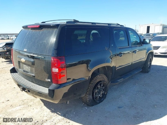 2008 Chevrolet Suburban LT w/3LT with VIN 3GNFC16088G207846, listed as a IAAI auction lot 41483605 with 184,709 mi miles. Bid and sale history available at carsss.com. Image 4.