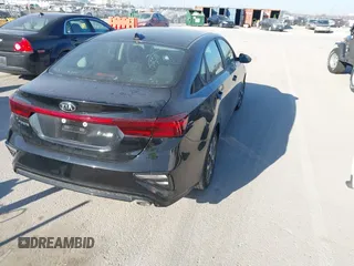 2021 Kia Forte LXS z VIN 3KPF24AD5ME366546, wystawiony jako IAAI lot #41762839 z przebiegiem 23 376 mil mil oraz . Historia ofert i sprzedaży dostępna na DreamBid. Obrazek 4.