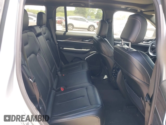 2024 Jeep Grand Cherokee with VIN 1C4RJYB68R8516819, listed as a IAAI auction lot 42582803 with 32,933 mi miles and . Bid and sale history available at DreamBid. Image 8.