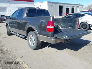 2006 Ford F-150 XLT z VIN 1FTPW14536KB44308, wystawiony jako IAAI lot #41673537 z przebiegiem 176 587 mil mil oraz . Historia ofert i sprzedaży dostępna na DreamBid. Obrazek 3.