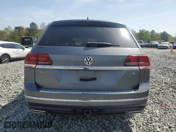 2018 Volkswagen Atlas SEL z VIN 1V2SR2CA4JC583122, wystawiony jako Copart lot #52748205 z przebiegiem 86 071 mil mil oraz Szkoda całkowita • Salvage title. Historia ofert i sprzedaży dostępna na DreamBid. Obrazek 6.
