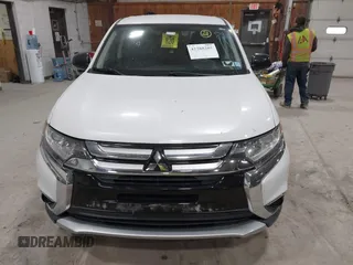 2018 Mitsubishi Outlander ES z VIN JA4AZ2A34JZ008883, wystawiony jako IAAI lot #42288285 z przebiegiem 65 554 mil mil oraz . Historia ofert i sprzedaży dostępna na DreamBid. Obrazek 12.