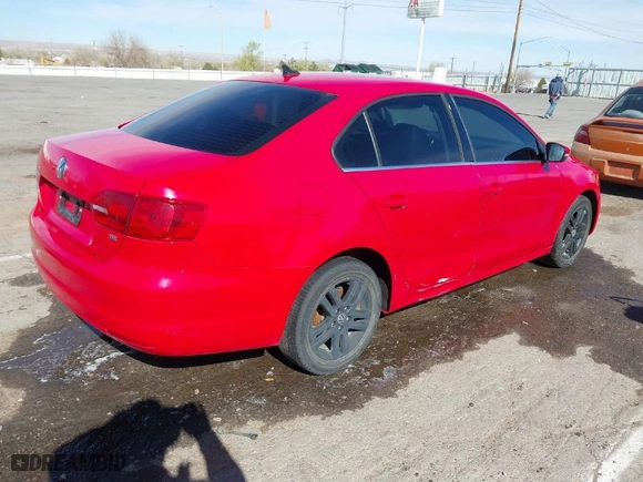 2014 Volkswagen Jetta Sedan SE w/Connectivity with VIN 3VWB07AJ1EM442408, listed as a IAAI auction lot 41748093 with NaN miles. Bid and sale history available at carsss.com. Image 4.