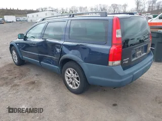 2004 Volvo V70 XC Cross Country with VIN YV1SZ59H541140690, listed as a IAAI auction lot 42060998 with 133,154 mi miles and . Bid and sale history available at DreamBid. Image 3.