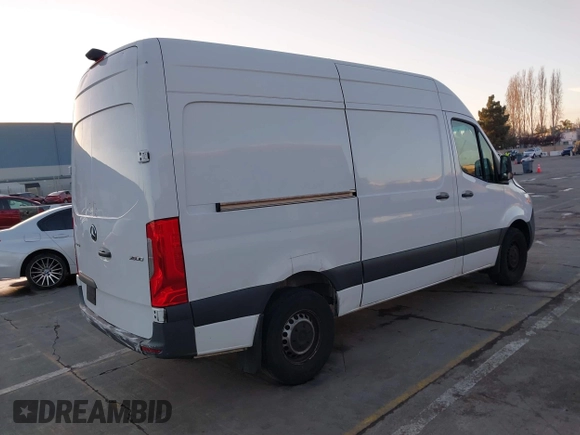 2021 Mercedes-Benz Sprinter Cargo with VIN W1Y4EBHY9MT057970, listed as a IAAI auction lot 38416320 with 32,055 mi miles and . Bid and sale history available at carsss.com. Image 4.
