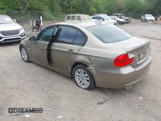 2006 BMW 3 Series 325i with VIN WBAVB13556PT20800, listed as a IAAI auction lot 42072125 with 183,274 mi miles. Bid and sale history available at carsss.com. Image 3.