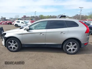 2011 Volvo XC60 3.0T с VIN YV4902DZXB2189062, выставлен на аукционе IAAI как лот 42091241 с пробегом 180 008 миль миль и . История ставок и продаж доступна на DreamBid. Изображение 14.