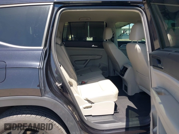 2022 Volkswagen Atlas SE with VIN 1V2HR2CA1NC549980, listed as a IAAI auction lot 42003986 with 53,768 mi miles and . Bid and sale history available at DreamBid. Image 8.